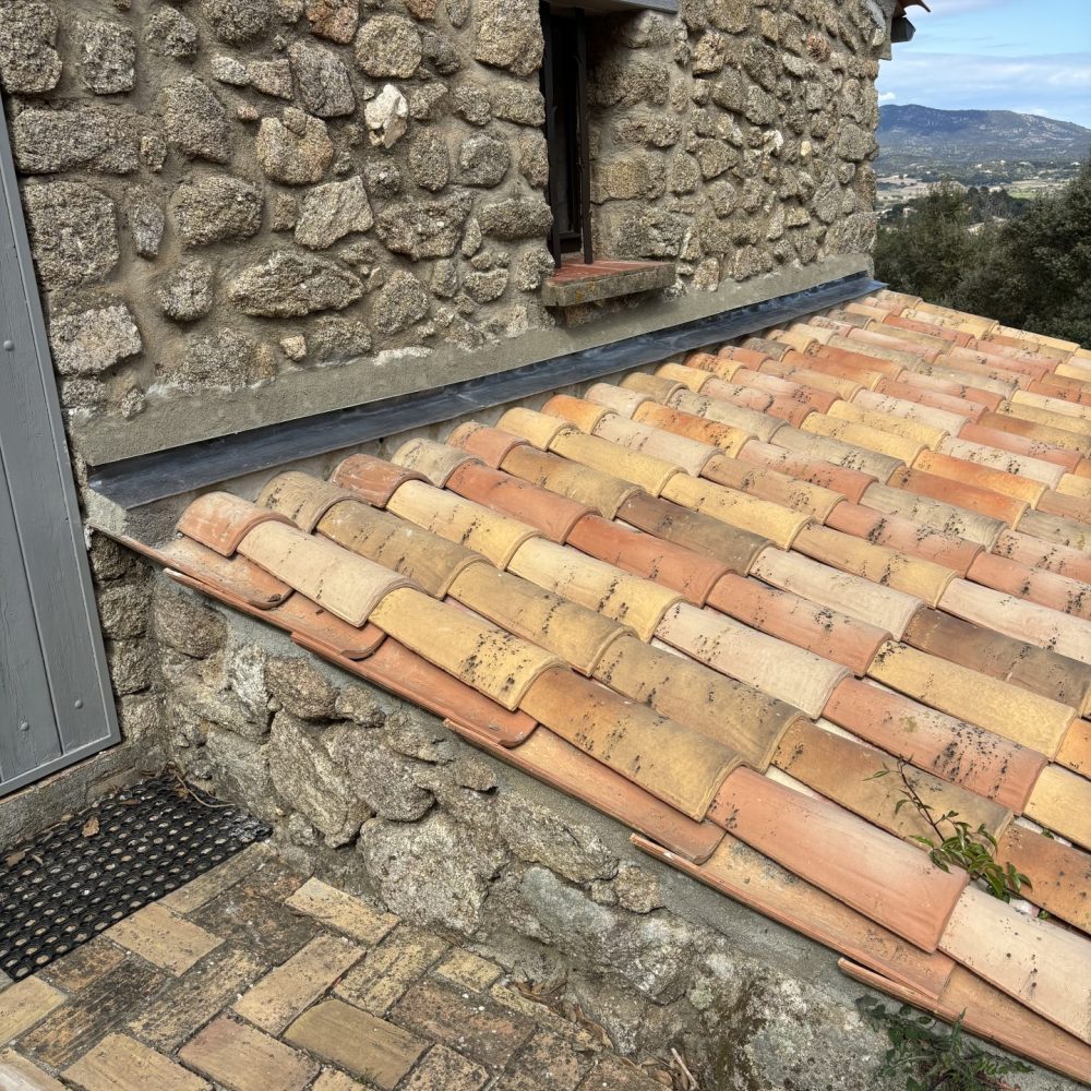 Intervention d'urgence sur une toiture à Fréjus — AL Couverture